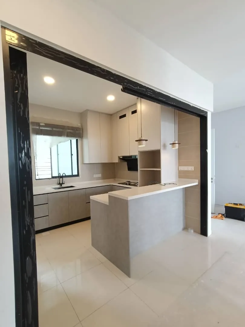Kitchen breakfast bar wide opening